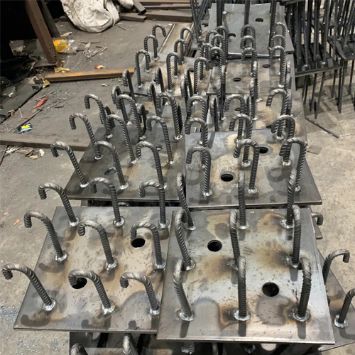 图纸中如何确定阜新预埋件的位置？